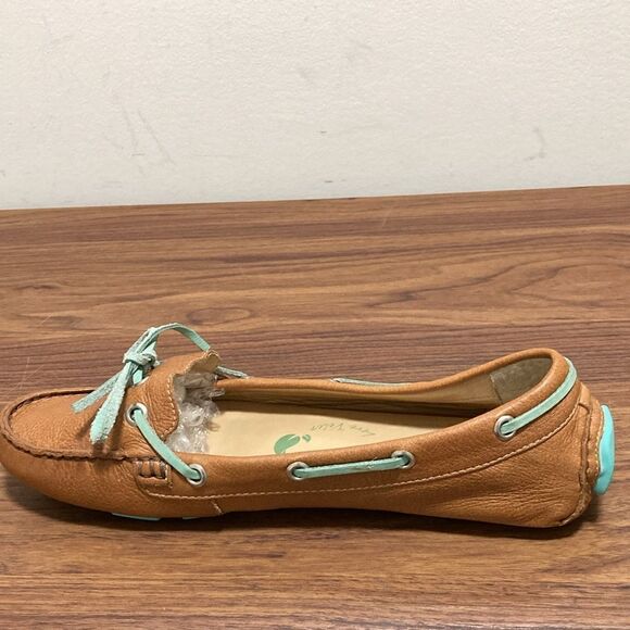 Velez Leather Slip On Driving Shoe in Classic Moccasin Style. Size 38. - Picture 2 of 8